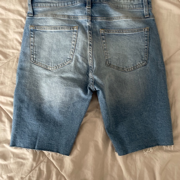 Men’s denim shorts - Picture 2 of 2